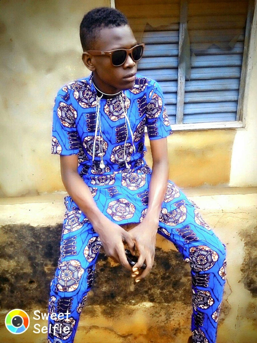 AMANDOU5 tweet picture