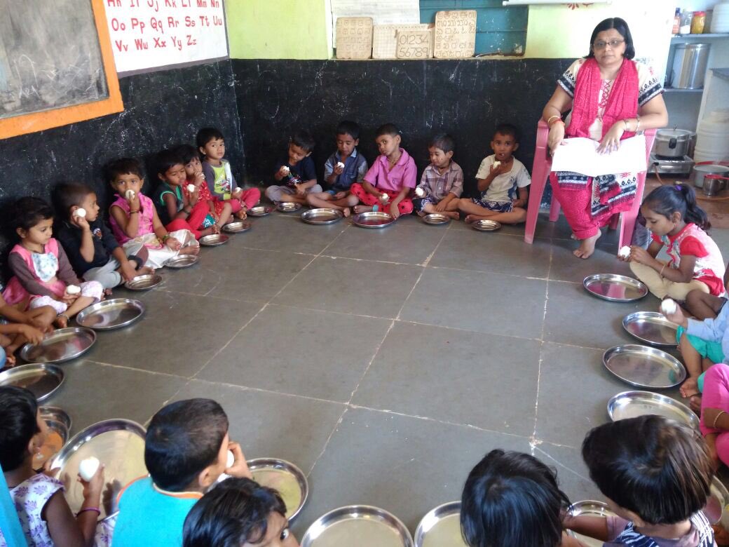 readingkafka's tweet image. Eggs are a great source of protein and the anganwadi kiddies love them 😄