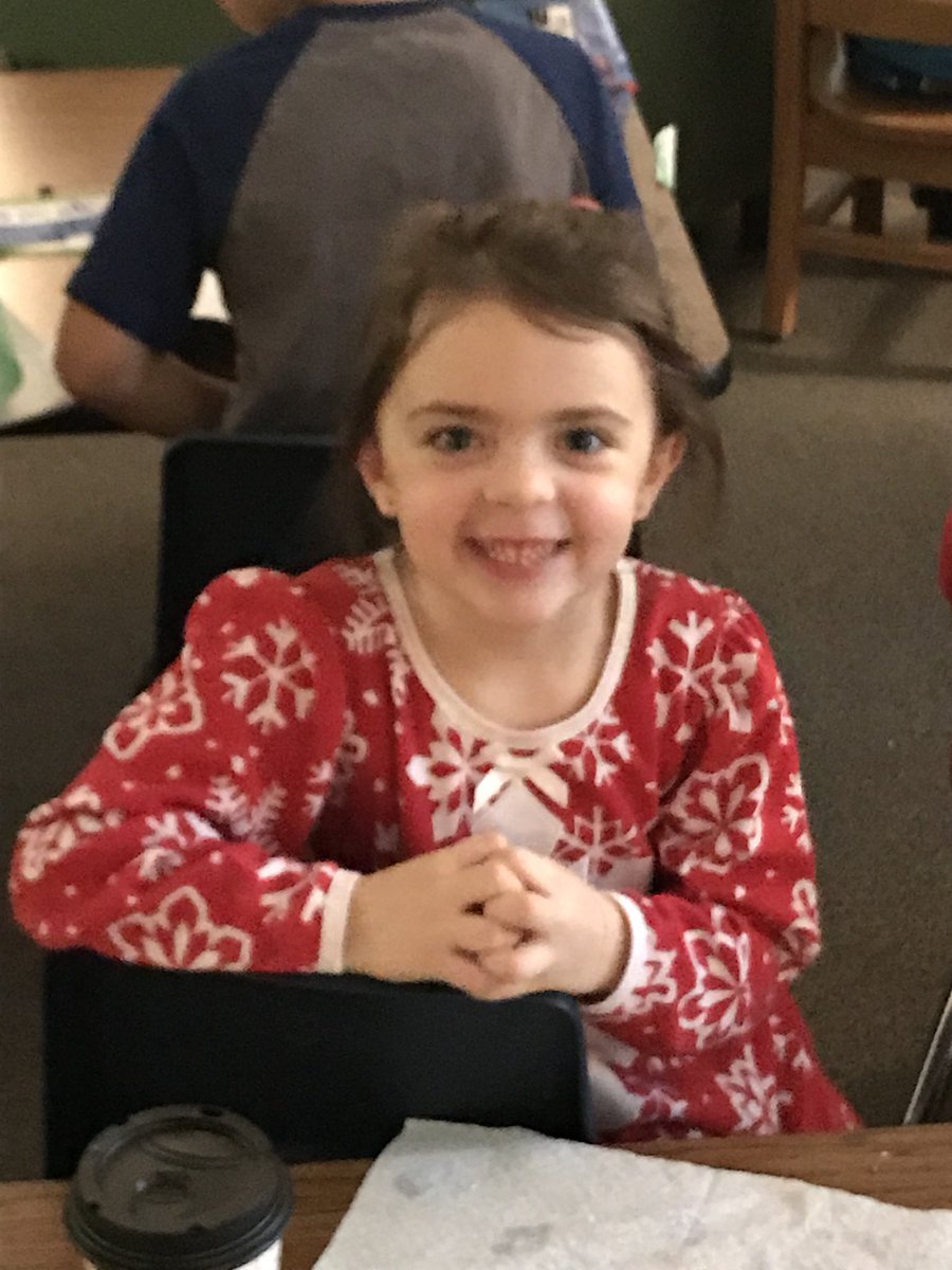 HSSDkateschm's tweet photo. Polar Express in pajamas with our parents!  #ChristmasTraditions @ForestGlenElem https://t.co/VoXJf6iwf6