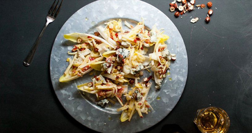 Delicious looking recipe if you haven't been able to find the perfect starter for your Holiday meal. 

Endive and Apple Salad with Honey Vinaigrette -- (borrowed from our friends at CiderCraft Mag -- ow.ly/mtw930hbx9P )

#delicious #sogood #applesfordays #cider  #recipes