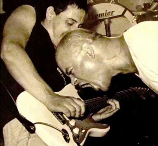 Dias_Distintos's tweet photo. Un día como hoy, hace 30 años,  Luca Prodan pasaba a la inmortalidad, se convertía en leyenda y dejaba una huella imborrable, Revolucionó el rock nacional. https://t.co/XK9N4ULeSJ