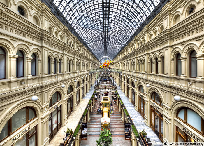 From Paris to Moscow ... Find now our perfumes Stéphanie de Bruijn - Parfum sur Mesure in GUM department store in Moscow, Russia.
#perfumes #gum #russia #paris