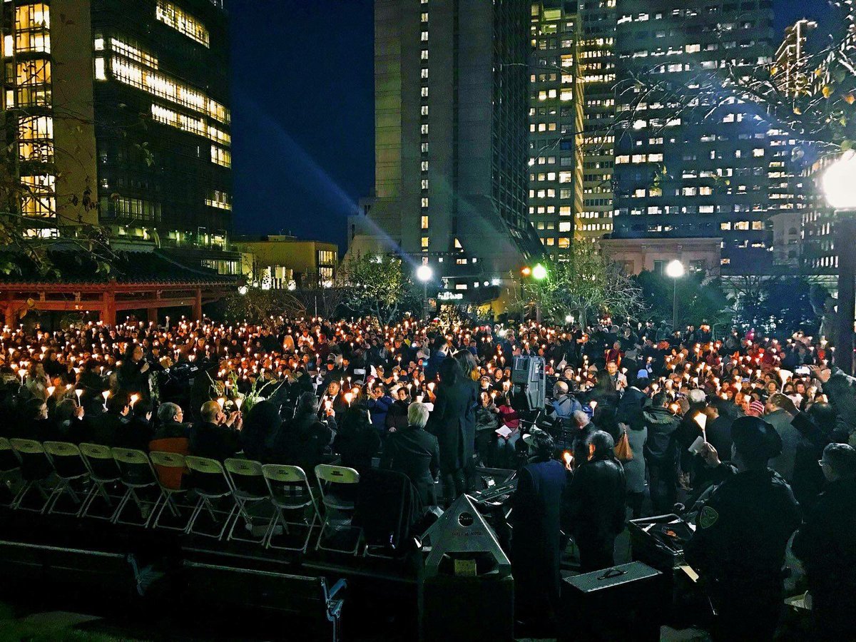 abc7kristensze's tweet photo. More than 1,000 candles light up the night at vigil for late #SF Mayor Ed Lee in #Chinatown. #RIPEdLee Photo: CYC of SF https://t.co/4r0aooE1wF