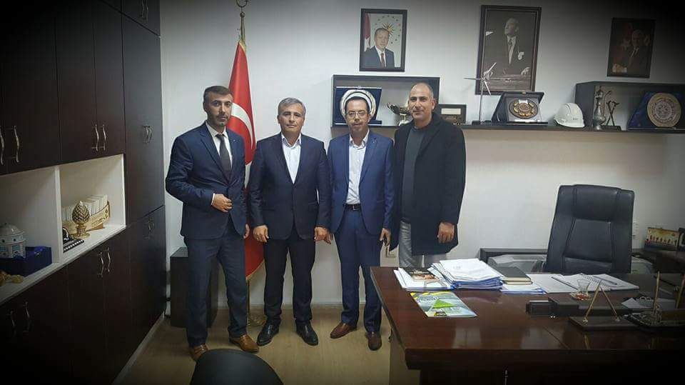 Nizip kampında yıllardır nice dramlara şahitlik eden <a href="/celaldemir63/">Celal Demir</a> hocam göçün ve göçmenin hikayesini yazdığı "Kelebekler de Ağlar'' kitabını hediye etti. Rabbim yolunu açık etsin