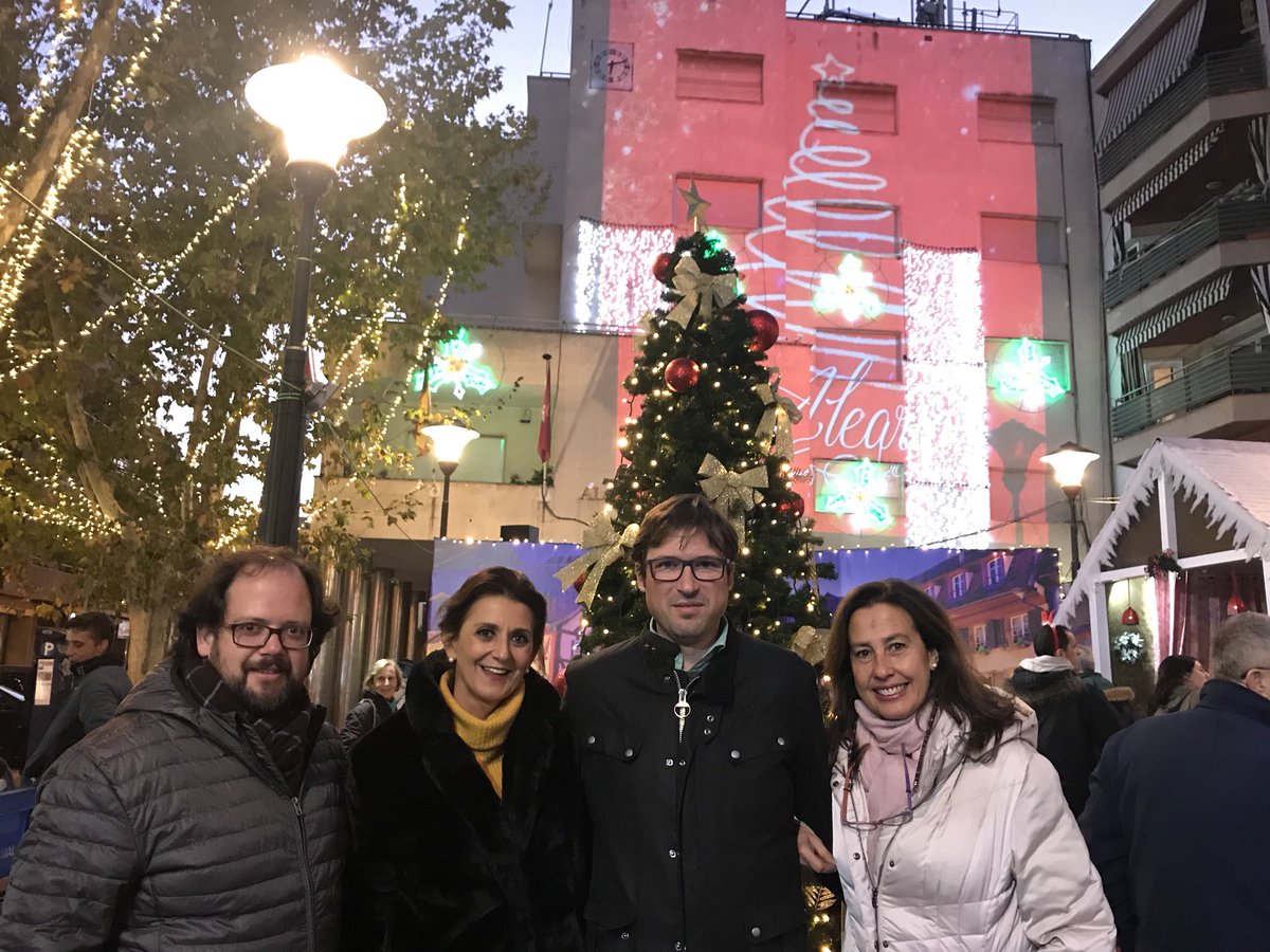 MarAlcobendas's tweet photo. #Alcobendas se llena de #Navidad  y Alegría. Desde hoy en la Plaza del Pueblo: Casita navideña, Actividades infantiles (también en Paseo de Valdelasfuentes), TREN DE LA NAVIDAD y la gran novedad: VIDEOMAPPING https://t.co/UzoUdDS5v9