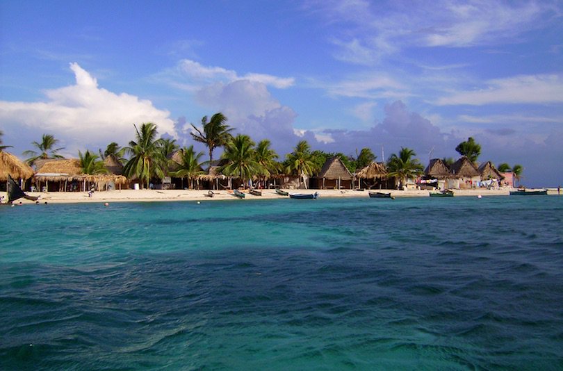 touropia's tweet photo. 10 Best Beaches in Honduras https://t.co/yiZWGFrK3n https://t.co/jxFn3pBume
