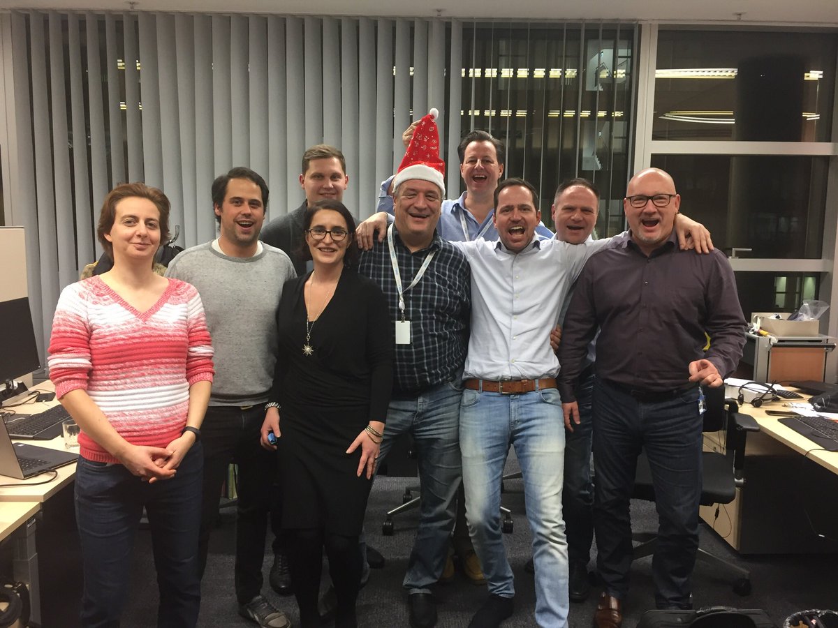 Strong closing - 350k - on his last Day @DellEMC_DE - Matthias Thank you for 18 years - will miss you but your Place in our Hall of Fame is save!
