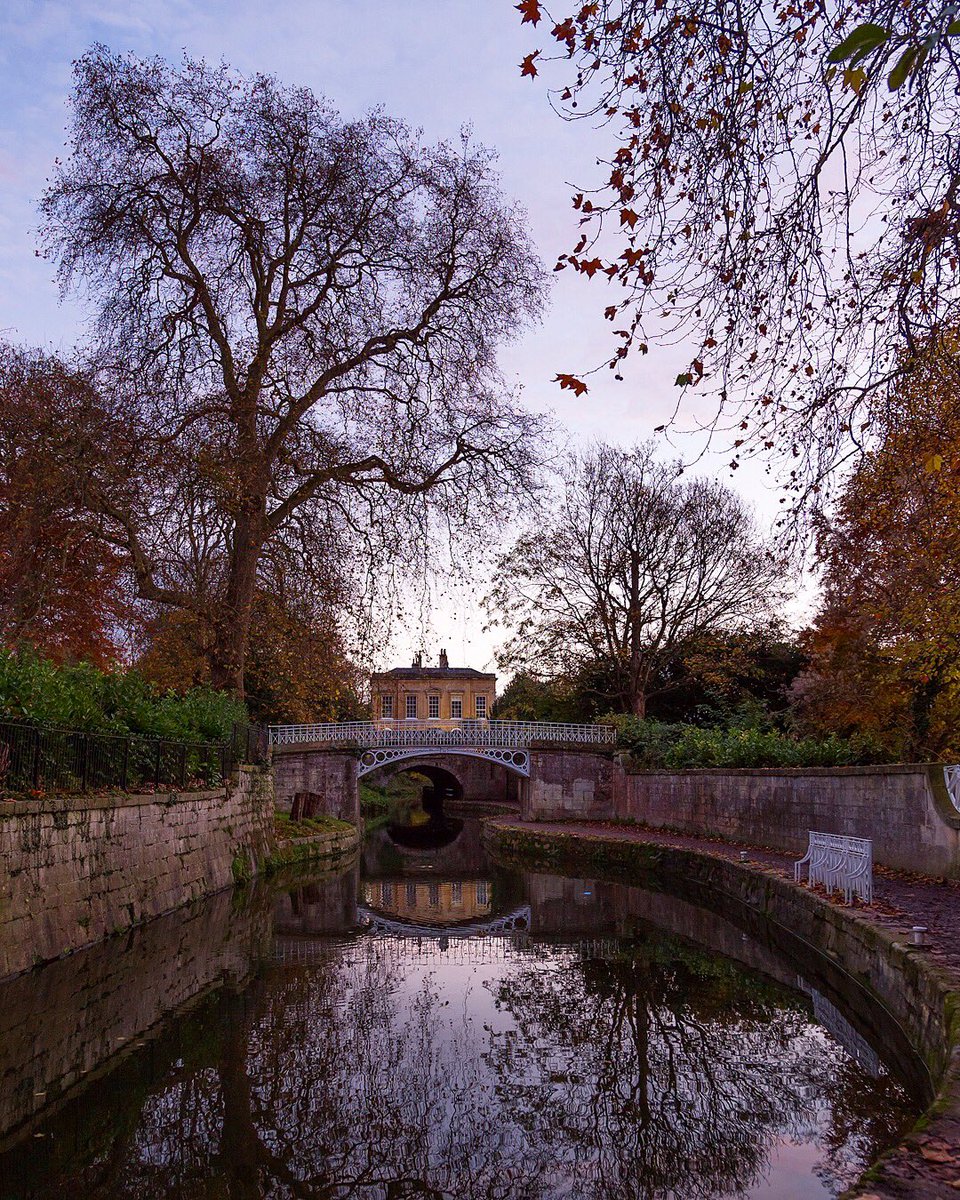 When dusk falls the sky is reflected beautifully in the Kennet and Avon canal tucked away behind Sydney Gardens in Bath.

Hope everyone is nearly finished their working week, ready for the Christmas festivities to begin!

#BrilliantBath #FridayFeeling #sydneygardens