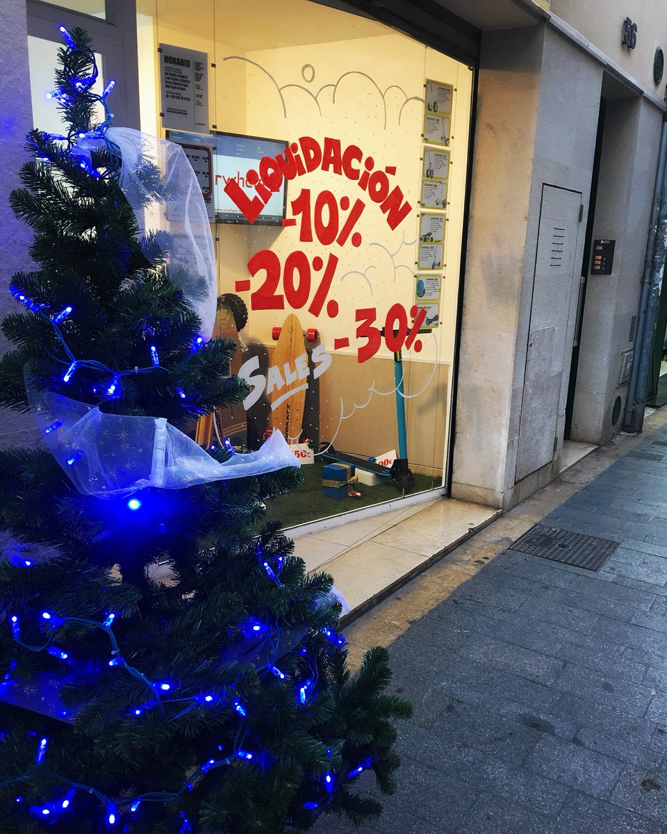 ClickMotor_Stg's tweet photo. Ven a disfrutar de nuestros descuentos para navidad! #MerryChristmas #Sales #clickmotor #lucesdenavidad https://t.co/fQUwnTzrfC