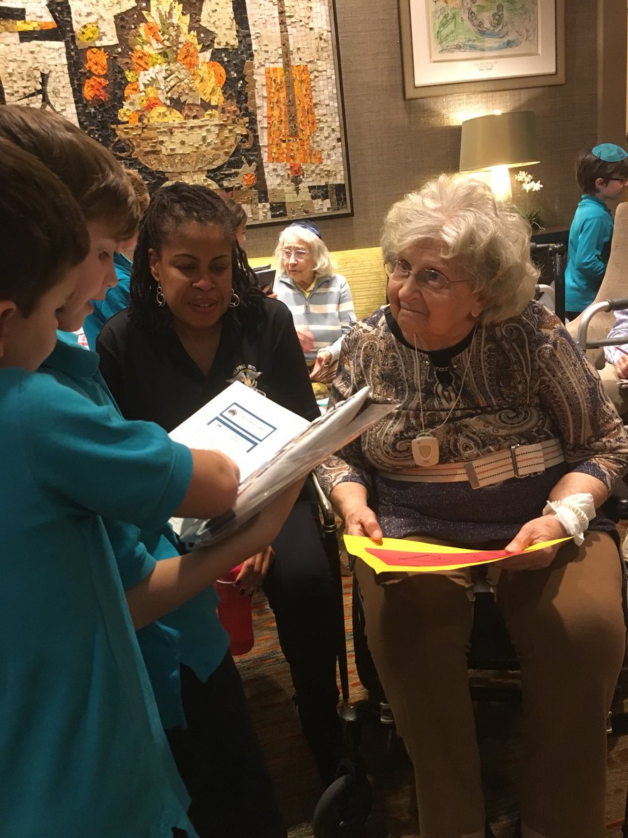 DavisMusicTeach's tweet photo. Singing and shmoozing with our friends at Berman Commons @Davis_Academy #davis2 @rabbispen @tlevy428 @JulieWeiser @bucovetsky https://t.co/DG1xqDBVqu