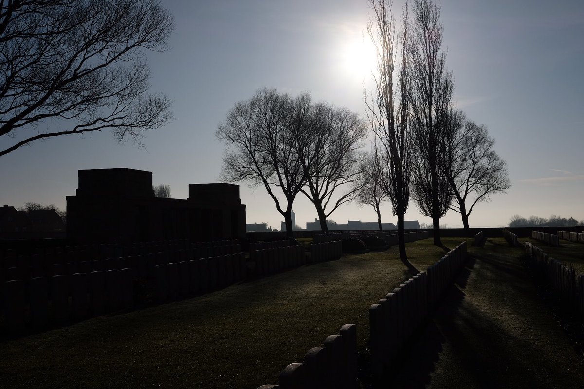pasimages's tweet photo. Some more from our visit to Messines Ridge Cemetery. Hopefully I am not being disrespectful by saying that this is a beautiful cemetery in a lovely location. It is so difficult to comprehend the horror that happened here. #LestWeForget #WeWillRememberthem #MessinesRidge #ww1 https://t.co/1V4FlLuRtI