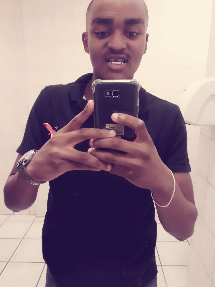 LSKLuclay's tweet photo. 🕺🏻EhShEee Ke LSK®💦
#God1st 👑#CasioKing®😎 #MaThesis™ #KappaDiya🔥👌
#TheBestUpComingHipHopDJ💦⚡🔞
#LSK
#LongLiveLSKLiveLong❤
#TheOriginal®
#DxpeOneZSA™ https://t.co/5HszXTbLxc
