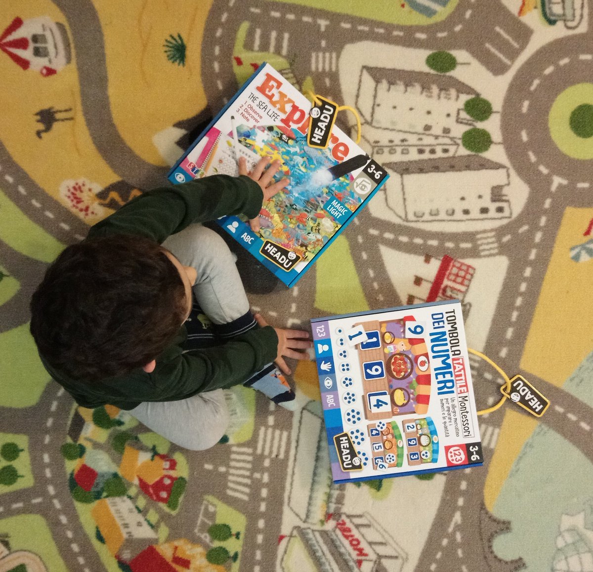 officinadelibro's tweet photo. Eh niente abbiamo scoperto #headu e adesso chi si ferma di giocare più! https://t.co/vrEI5oRi12