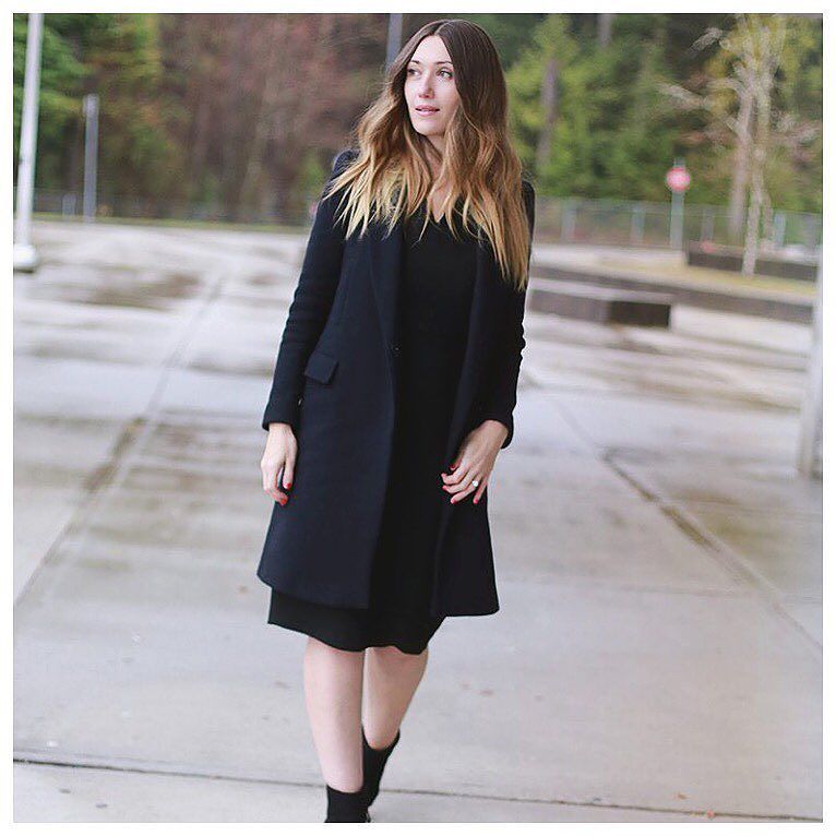 VeronikaNovot's tweet photo. Back with an outfit post!! ♥️ Plus sharing a break down of our no-spend Jan / Feb challenge on the G&C blog (link in profile 👉🏻). SO excited and confident we can do this!! Anyone else planning on doing the same?! #whatiwore #ootd #styleblogger #shopy… https://t.co/dKwTlAL1Qz https://t.co/sgLLop8Zzw