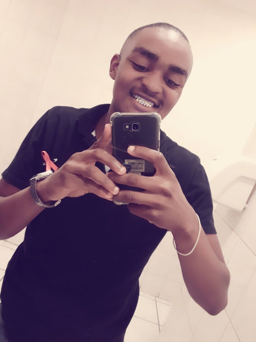 LSKLuclay's tweet photo. 🕺🏻EhShEee Ke LSK®💦
#God1st 👑#CasioKing®😎 #MaThesis™ #KappaDiya🔥👌
#TheBestUpComingHipHopDJ💦⚡🔞
#LSK
#LongLiveLSKLiveLong❤
#TheOriginal®
#DxpeOneZSA™ https://t.co/TfhbcFvDO1