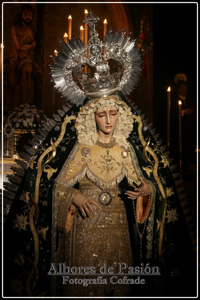 Besamanos Sol <a href="/hdaddelsol/">Hermandad del Sol</a> 
17 de Diciembre de 2017
Sevilla
alboresdepasion.blogspot.com.es/2017/12/besama…