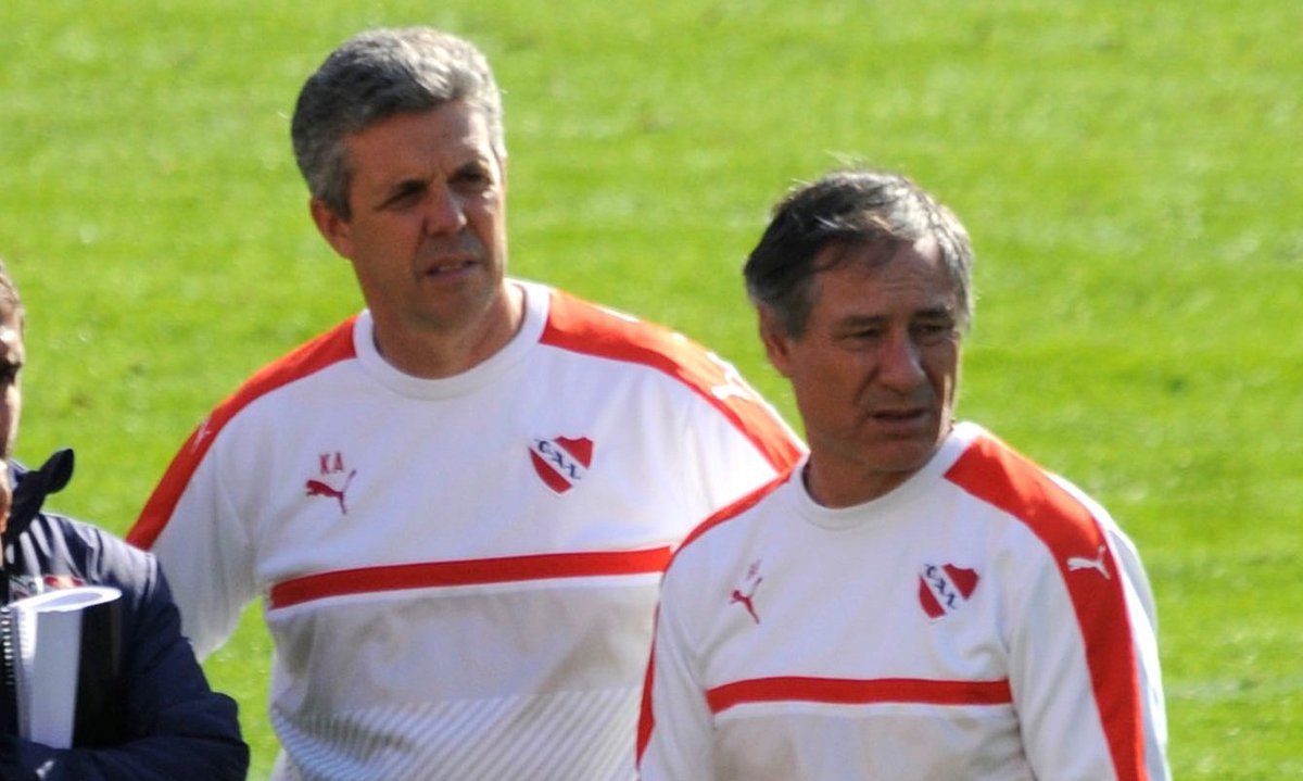 ¡Dale RT para que <a href="/arielholan_DT/">Ariel Holan</a> y <a href="/profekohan/">Alejandro Kohan</a> sepan que los queremos otra vez juntos en #Independiente! #VolvéProfe