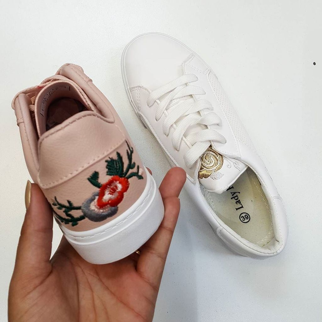 ChiChoBello_'s tweet photo. Perfect for a casual Saturday ❤
Embroidered sneakers... why not! -
-
-
-
-
#chichobello #stylepost #sneakers #embroidery #footwear #shoeoftheday #stylish #styleoftheday #fashionbloggers #style #styling #fromwhereistand #onlineshopping #haul #outfitof… https://t.co/Ittp3TMnde https://t.co/swZ7Dx5Ff5