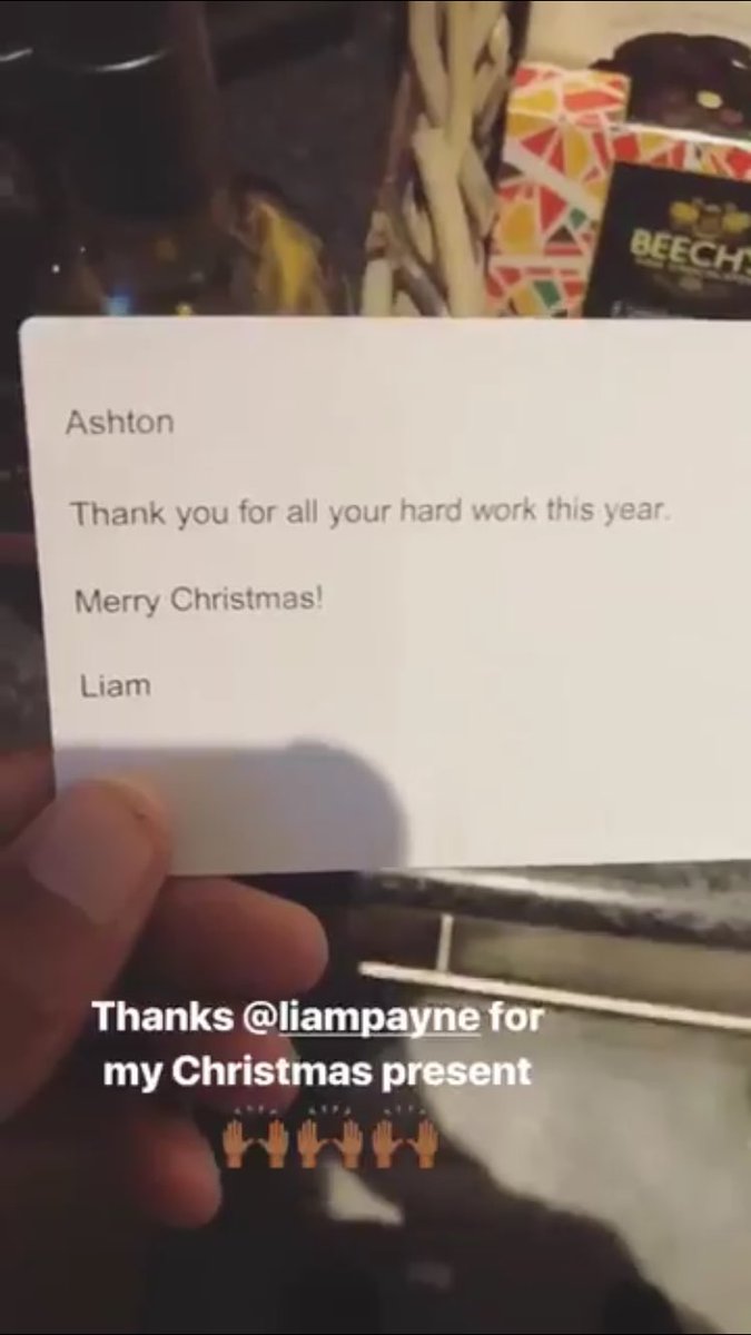 TheZiamNews's tweet photo. #Update | @LiamPayne sent Christmas gifts to his dancers 💖 https://t.co/wAUYrR63il