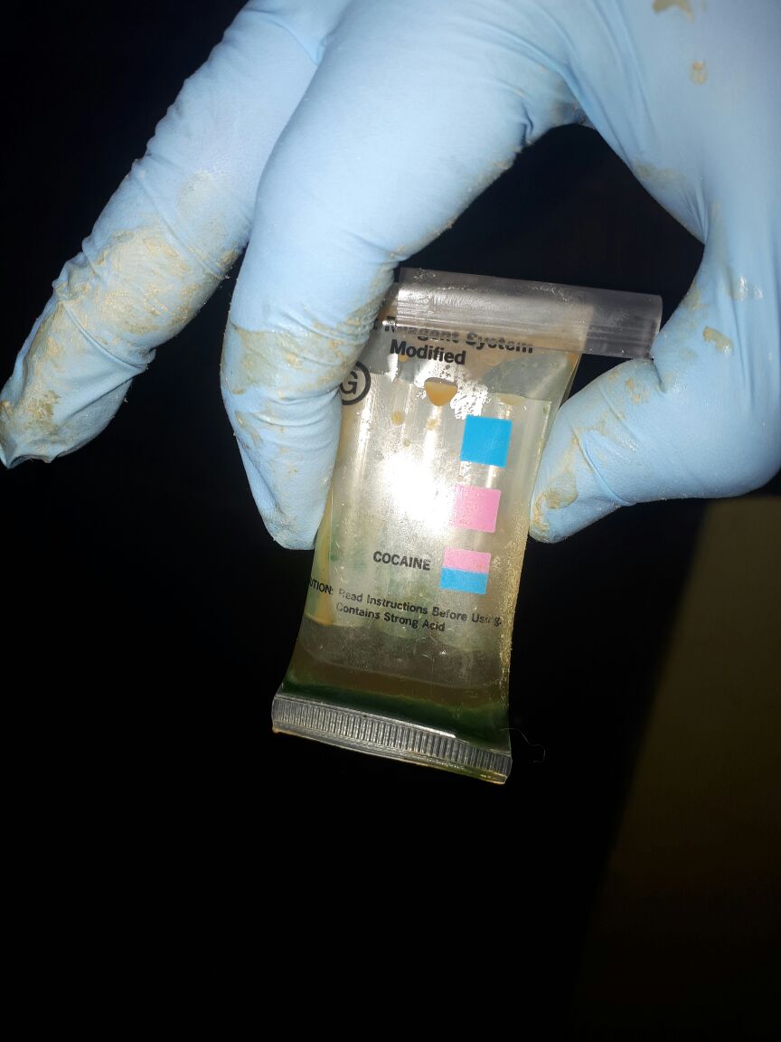 juanVictorCas1's tweet photo. #URGENTE #Narcotráfico En chiles antinarcóticos localizan heroína, la incautación tiene lugar en bodegas de aeropuerto zona 13. https://t.co/mkp3TCQYBd