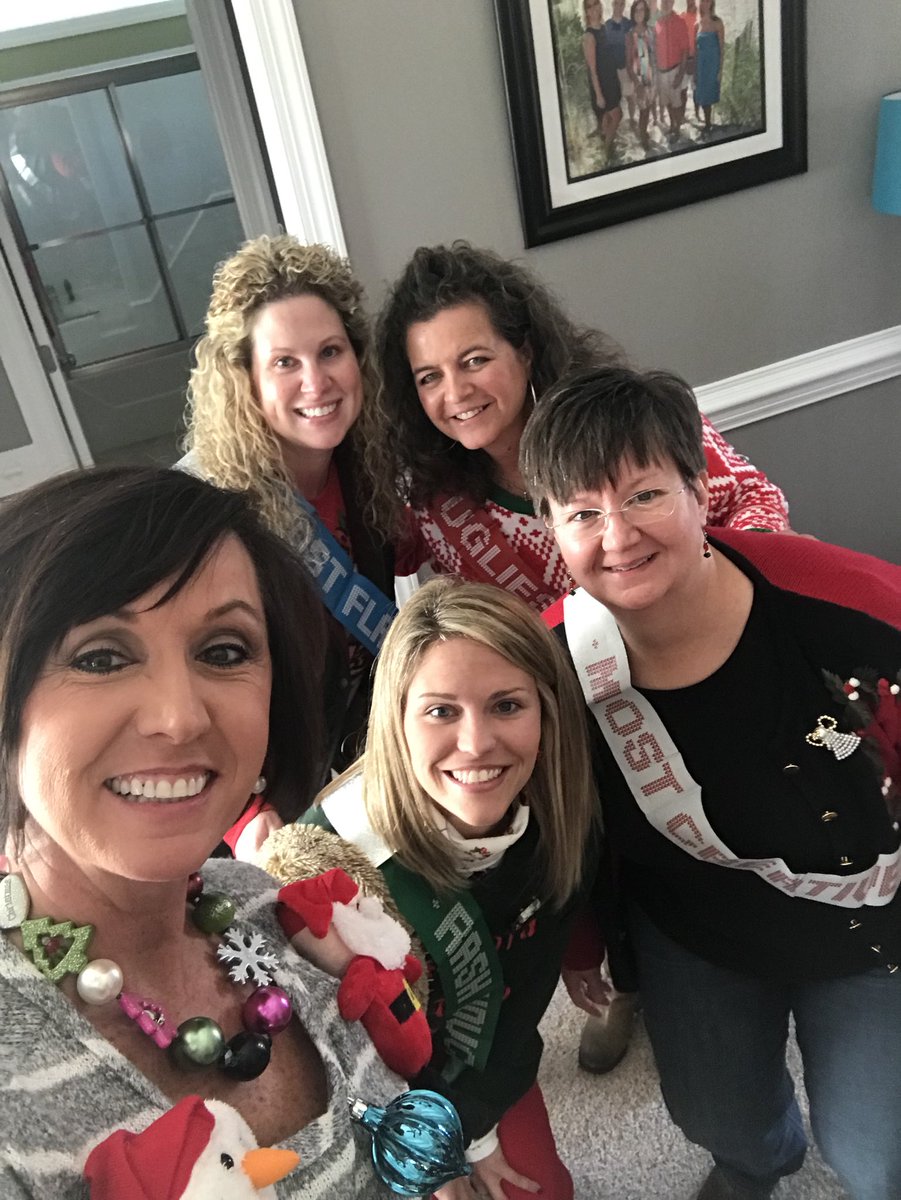 timeandpayroll1's tweet photo. Fun time together at our Favorite Things/Ugly Sweater Party yesterday!
#thursdaystogether #favoritethings #favoritethingsparty #ugly #uglychristmassweater #christmasbreakfast #employeeparty #christmasfun #feelingloved #thatsdarling #ohwowyes #team #officeparty #merrychristmas https://t.co/Jdij75Y1eV