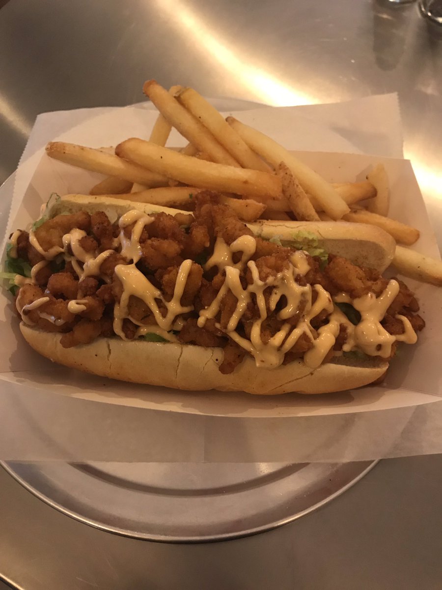 barracudaonfly's tweet photo. Fish on Friday ๐
#fridayspecials #ontheflyspecials #fishonfriday #bostonlunch #bostonfoodies #foodies #instafood #bostoneats #dtxlunch #bostonlocal #bostonfood #bostonfish #eatlocal #supportlocal #downtownboston #eatin #takeout #55bromfield #getinhere #gethooked #onthefly ๐ฃ https://t.co/A1NbJNBhau