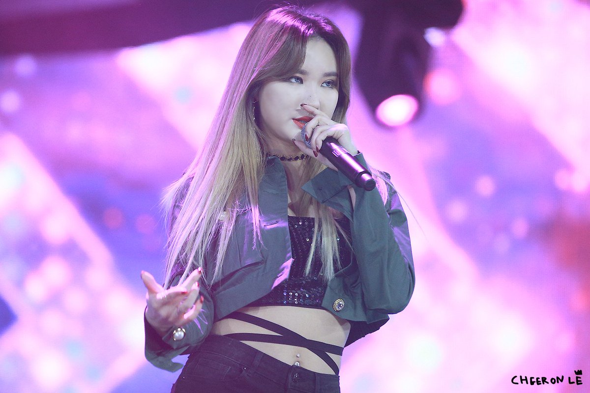 cheeron_le's tweet image. 171221 광주 엠카 #EXID #LE 19911210.com