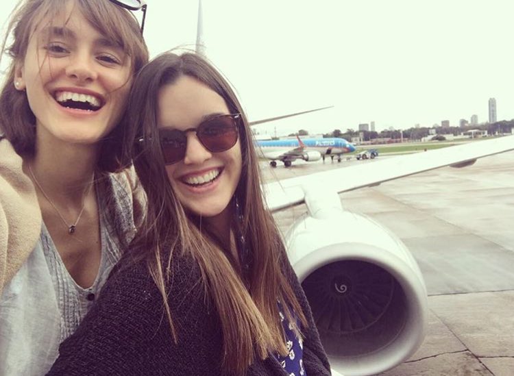 Lo que te voy a extrañar katulinda! Vi esta foto y me di cuenta de que en el próximo avión no vas a estar y quería decirte que te adoro y que agradezco al mundo todo lo que compartimos juntas. Te deseo lo mejor siempre y que sigas compartiendo esa locura linda que tenes! 💕