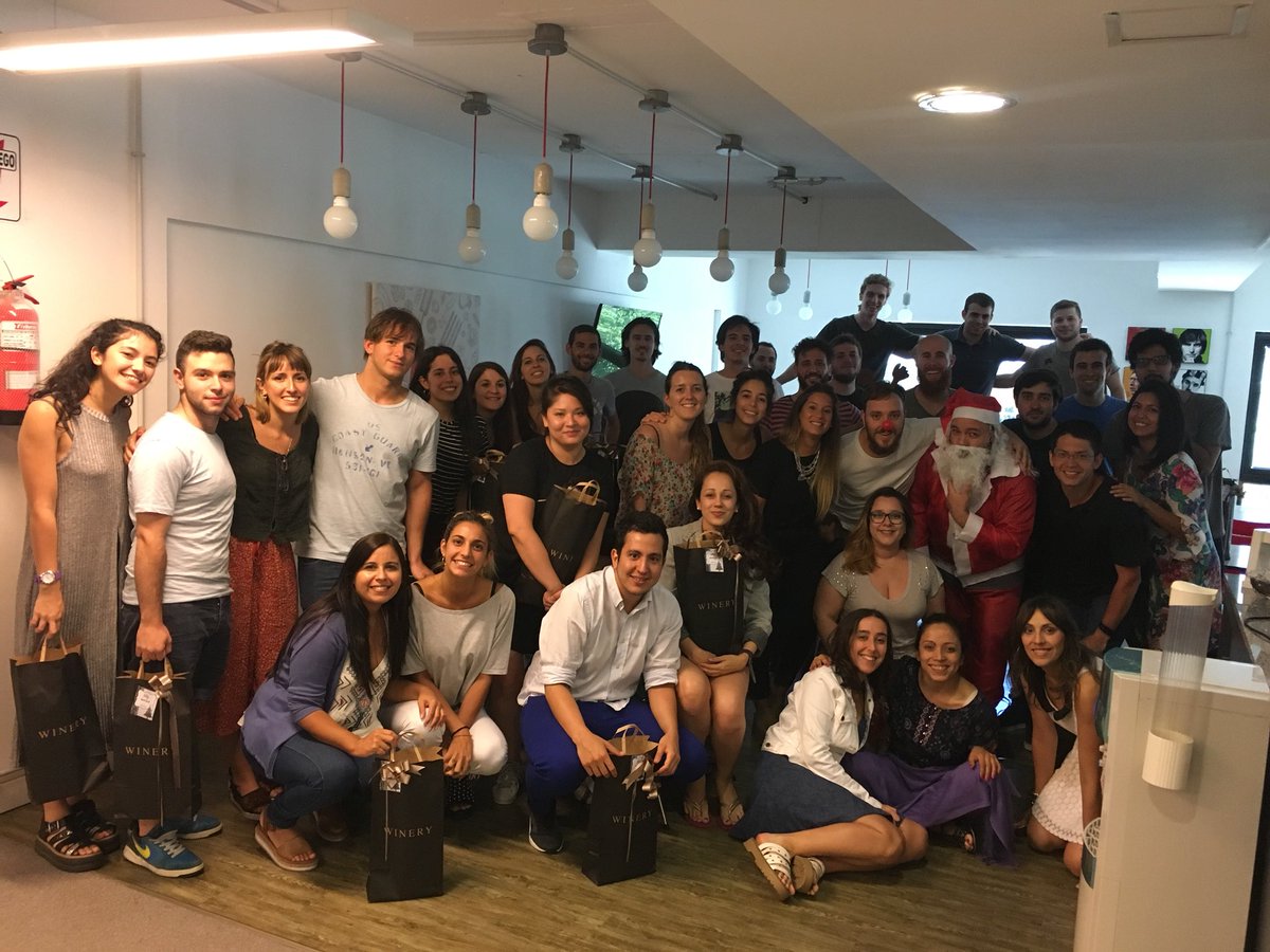RestorandoEng's tweet photo. Festejando navidad en #Restorando 👏🏼🎅🏼❤️ https://t.co/RbUl6aRS9D