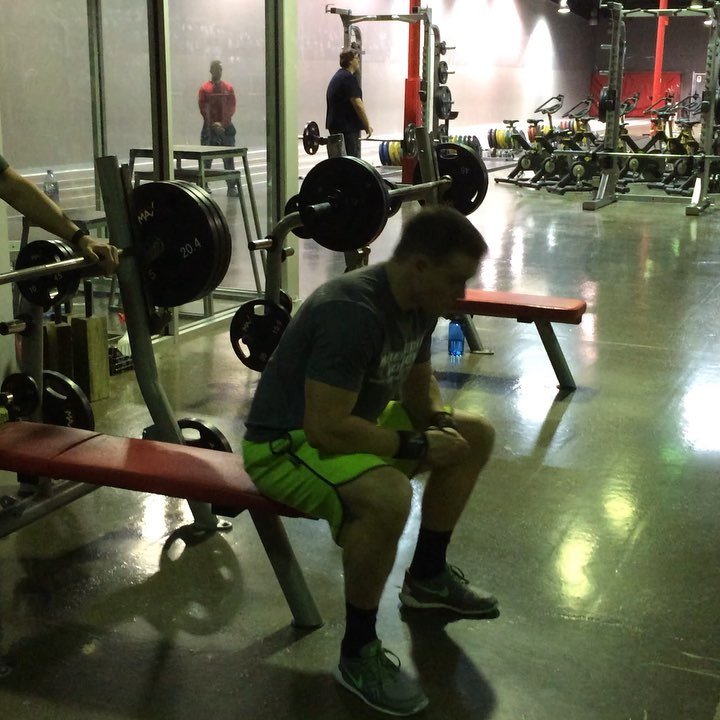 CoachGies's tweet photo. That time you don’t bench for 4 weeks and then add 20lbs to your PB. 325 x 1 #afbuilt #giessquad #factorygang #bench #benchpress #chestisbest https://t.co/cD55QMqpy7 https://t.co/EoDawWLane