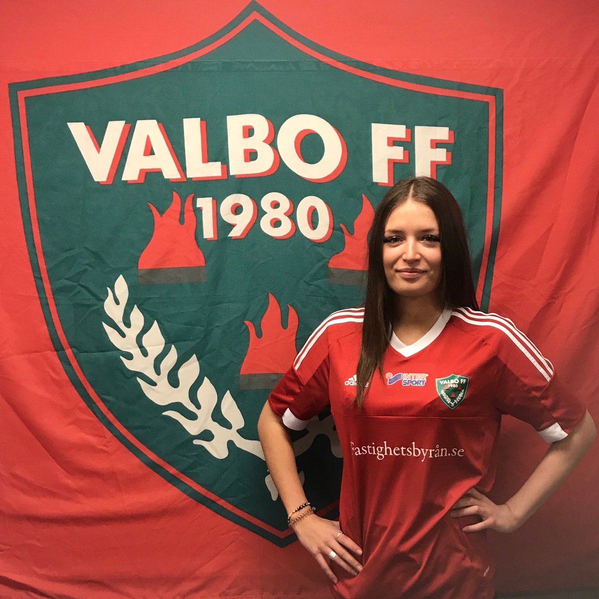 Vi hälsar Emma Måhlen välkommen till oss, vi är riktigt glada att hon valt att spela med oss. Emma kommer senast från Gefle IF⚽️