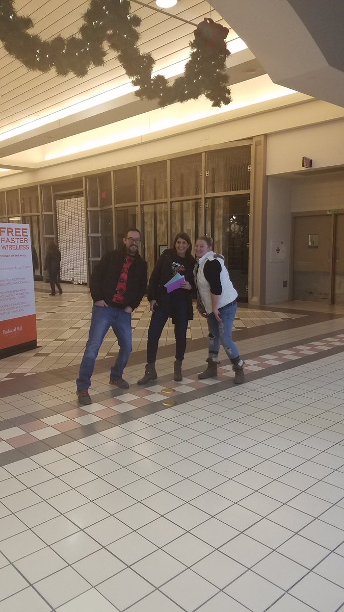 MatthewsCentral's tweet photo. Cougar Champs enjoying lunch at the mall after their reward movie - lots of compliments today! @SAShackelford @central_phs @CraigCassadyCMS #1PHASD #OURchildren https://t.co/NLFIYQG7H2