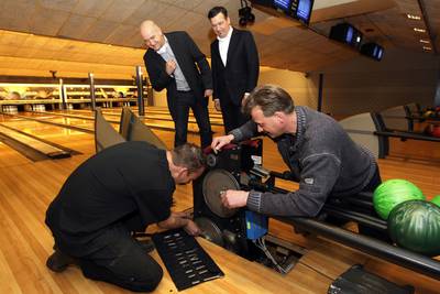 Hölscher vertrekt bij Inntel Zutphen: General manager Henk Hölscher verruilt na 22 jaar Hotel Inntel Hotels Resort Zutphen voor Inntel Hotels Utrecht Centre. Hölscher maakt deze move omdat Inntel de Zutphense vestiging heeft verkocht aan Fletcher Hotels. dlvr.it/Q7BvYK