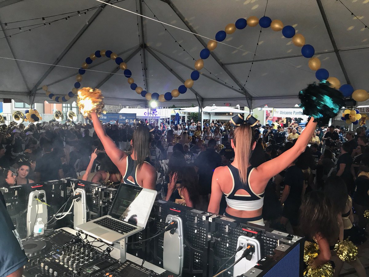 FIUCheer's tweet photo. 💙We want to thank @badboymowers for a truly unforgettable bowl experience this year! 💛

From your amazing staff to an incredible product and special guests like @WeaverCountry 😻 you’re a top notch company &amp; we were on cloud 9!!! 

#InvadeTheBay #PawsUp 🐾 https://t.co/Mh4f5GH23x