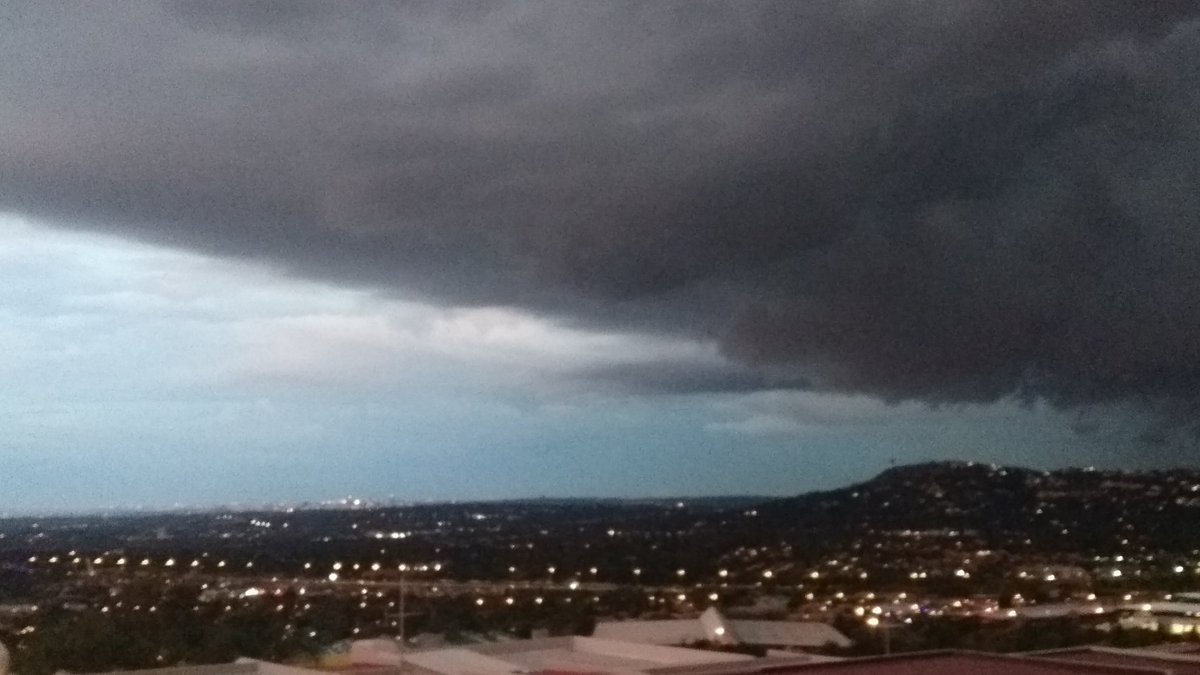 PieterseSaskia's tweet photo. Storm over Northcliff #storm #Gauteng https://t.co/75txazrz1i