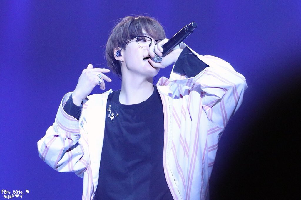 bts_____Suga39's tweet photo. 初タグ通ります👴♡♡

🏁02line

🏁関西amry

🏁だいぶシュガよりのallぺん

🏁新規⭕️

🏁仲良くしてる人大歓迎！！

 #armyさんと猛烈に絡みたいのでRTしてくれた方フォローします  #ARMYと繋がりたい  #リツイートした人全員フォローする  #拡散希望RTお願いします 
 #ARMY https://t.co/WGxPNQF30S