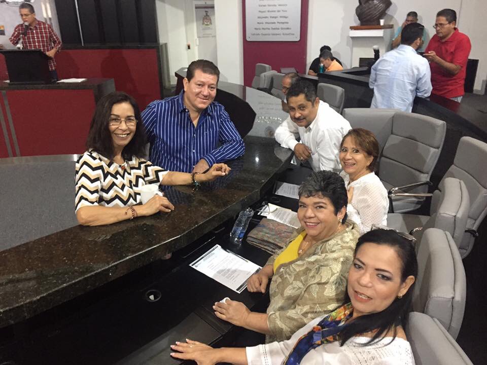 DIPUTADOSPANCOL's tweet photo. Sesión Ordinaria No 13 

Damos lectura a la reforma en materia de reordenamiento de la Constitución Política del Estado Libre y Soberano de Colima para su discusión y aprobación, así como otros puntos aprobados en el orden del día https://t.co/zg1MLotWs0