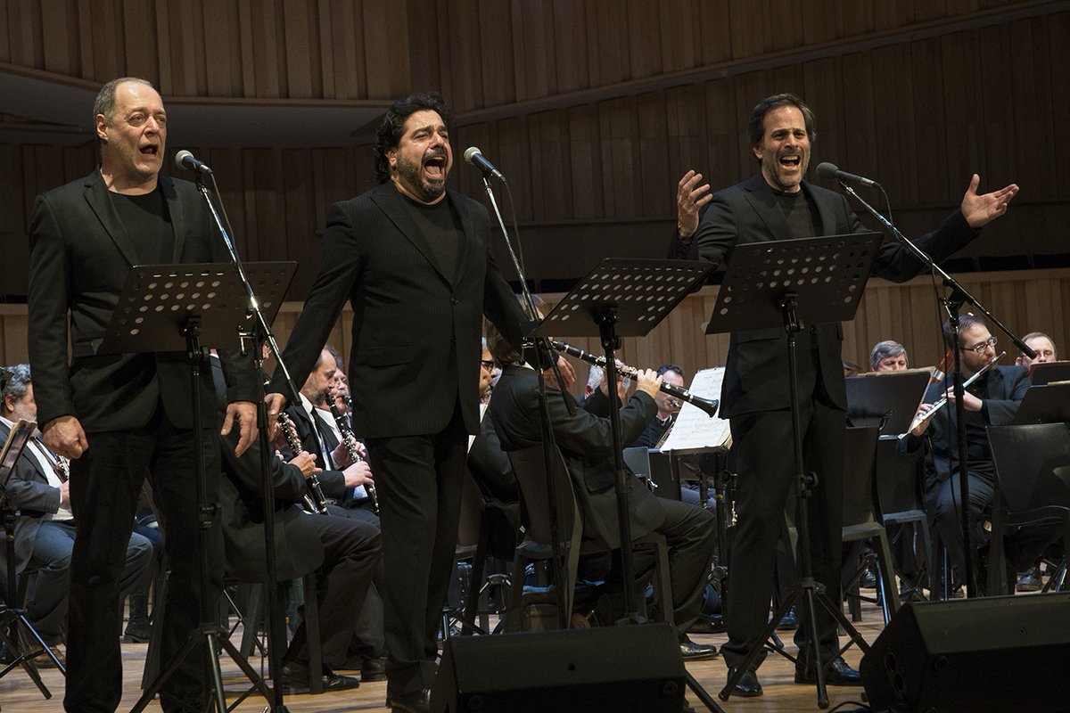 DifusionCultur2's tweet photo. 🎼Viernes 29 de #Diciembre a las 20. Los tres #tenores #argentinos y la banda sinfónica de Buenos Aires despiden el año en el @elanfidelparque #GRATIS 🎼 https://t.co/tkG9aTWtTD