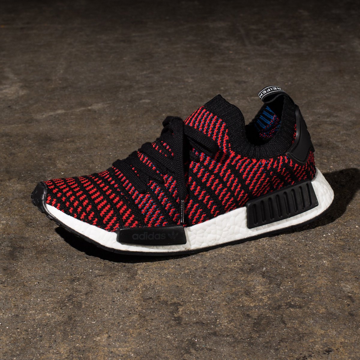 adidas nmd r1 undefeated