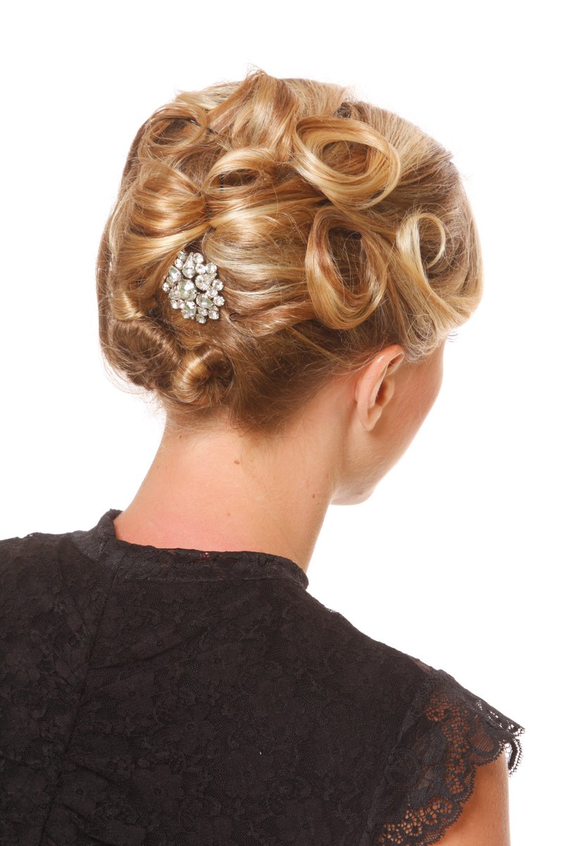 Whirl A Style On Twitter Holiday Updo Updos Hairstyles