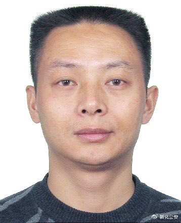 Weiping Qin 秦偉平on Twitter 突发事件17年12月 22日 湖南省新化县上梅镇发生一起持枪杀人案件 经侦查 陈建湘 男 46岁 1971年11月6日出生 新化县上梅镇人 高约1 71米 身材中等 逃跑时上穿灰色夹克 留平头短发 有重大作案嫌疑 有消息说 嫌疑人是当地 Weiping Qin 秦偉平on Twitter 突发事件17年12月 22日 湖南省新化县上梅镇发生一起持枪杀人案件 经侦查 陈建湘 男 46岁 1971年11月6日出生 新化县上梅镇人 高约1 71米 身材中等 逃跑时上穿灰色夹克 留平头短发 有重大作案嫌疑 有消息说 嫌疑人是当地