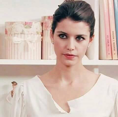 ذات يوم سأتوقف عن الكتابة لك 
وربما سيكون للأبد
ستبحث عني لتقول أحبك ولن تجدني
أعدك أن ندمك حينها لن ينتهي ..🥀
#إليك