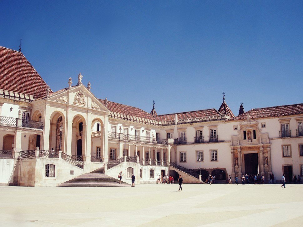 diana_therose's tweet photo. #UniversidaddeCoimbra #CoimbraUniversity #Coimbra #Portugal #Europe #tower #clock #travelphotography #trip #travel #travelgirl #travelgram #academy #university #architecture #beautifuldestinations #beautifulconstructions #beautifulplace #holidays #architecturephotography https://t.co/7dknbOjY3C