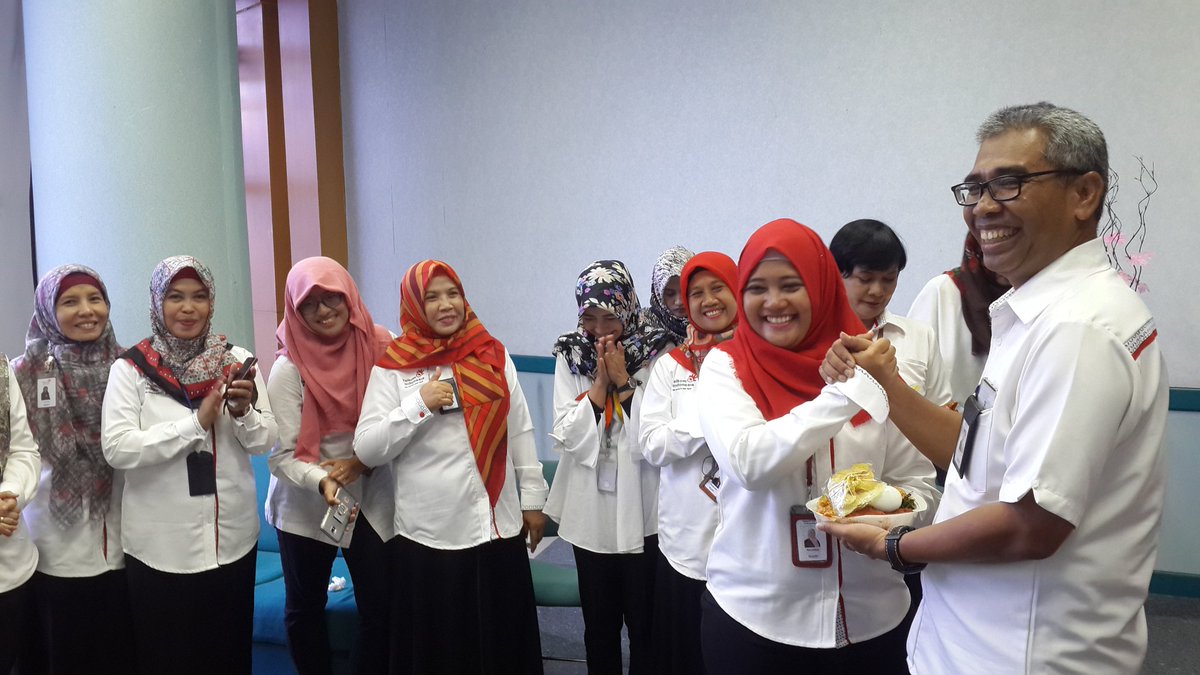 rizka_muchtar's tweet photo. Ladies Breakfast karyawati Witel Jember
@WitelJember 
@TelkomIndonesia 
@_funtastic5_ 
#hariibu2017 https://t.co/FfMM28ePa1