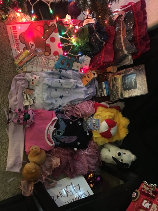 The pictures look messy , but I wanted to thank everyone who got me a gift! This means the world to me<a href="/tag/mvsales"class="tags"><span>#mvsales</span></a>