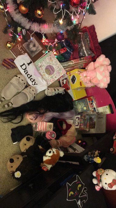 The pictures look messy , but I wanted to thank everyone who got me a gift! This means the world to me<a href="/tag/mvsales"class="tags"><span>#mvsales</span></a>