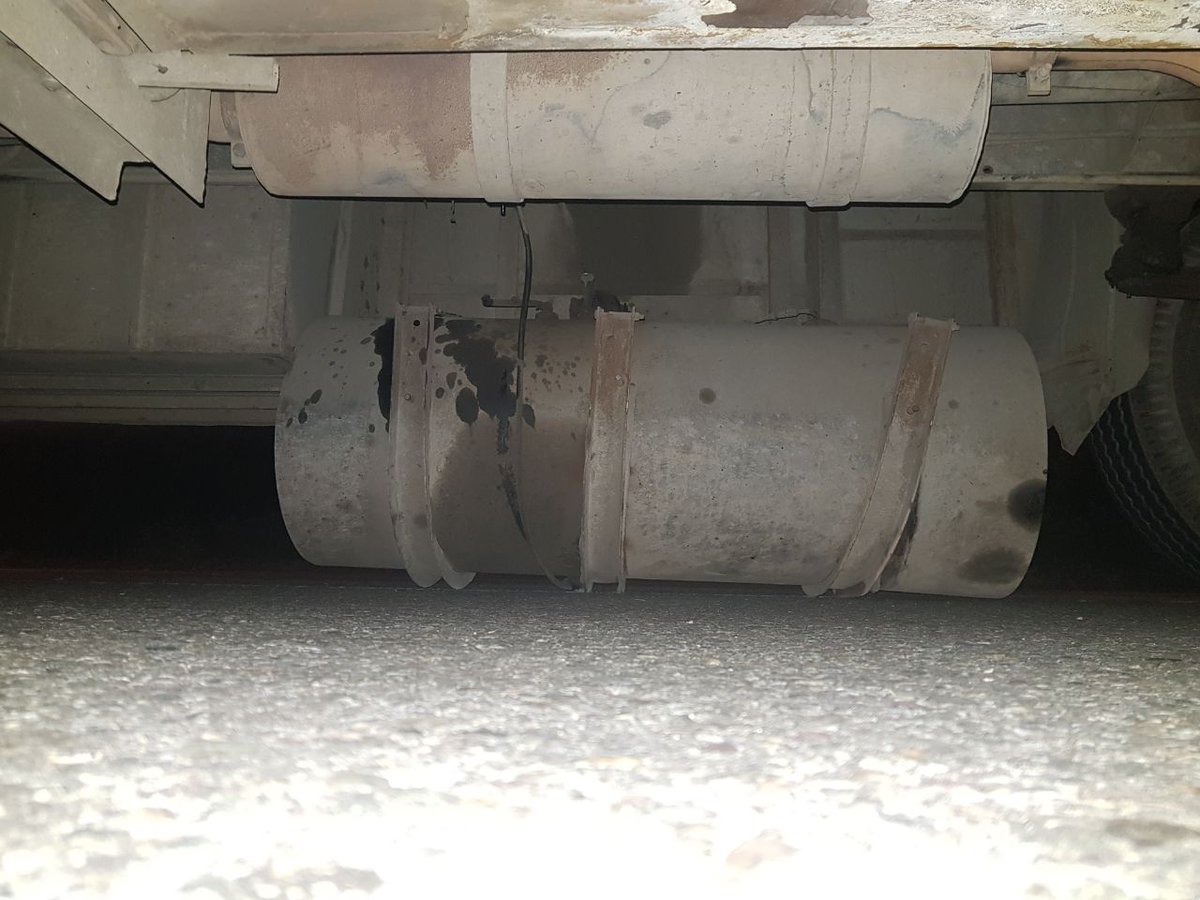 ShubhraSri's tweet photo. @traveltriangle pathetic bus, fuel tank got separated. No response from the company. Waiting since 4hrs in d middle of highway https://t.co/namiE5U8HZ