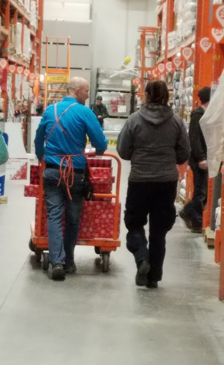 depotmag4410's tweet photo. Taking Care Of Our People. It's the reason I love Home Depot. The Angel Tree was a HUGE success! I'm so glad to be apart of something so special. Love our Depot family. #team10 #PacNorthProud  #angeltree #christmastime https://t.co/locNfeuHS8