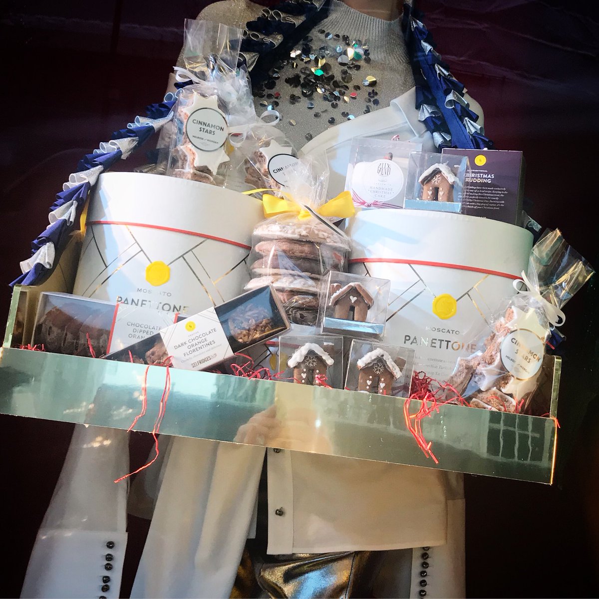 alixcakesmith's tweet image. When you’re walking down Oxford St and realise that two of your products are in Selfridges window display. Yeah that. #tinybitexcited #massiveunderstatement #handmade #christmas