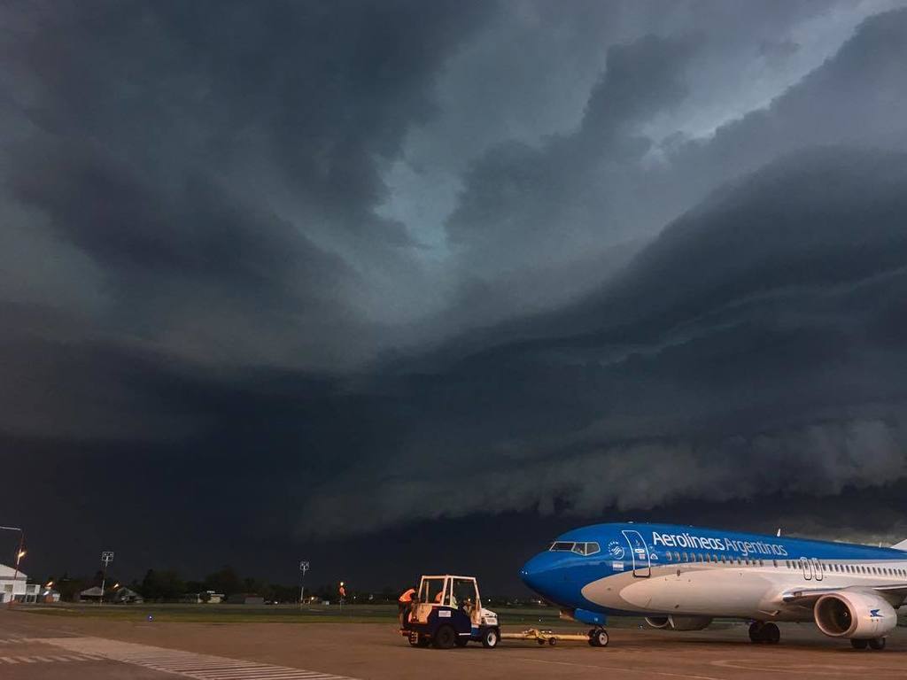 Apocalipsis Now... #Boeing #B737 #737Ng #BoeingLovers #AerolineasArgentinas #LVFVB #AvGeeks #PlanePorn #InstaPlane #SAAR #ROS #Rosario #InstaPic #Instagrammers #Igers #iPhone6s ift.tt/2DAyFO4